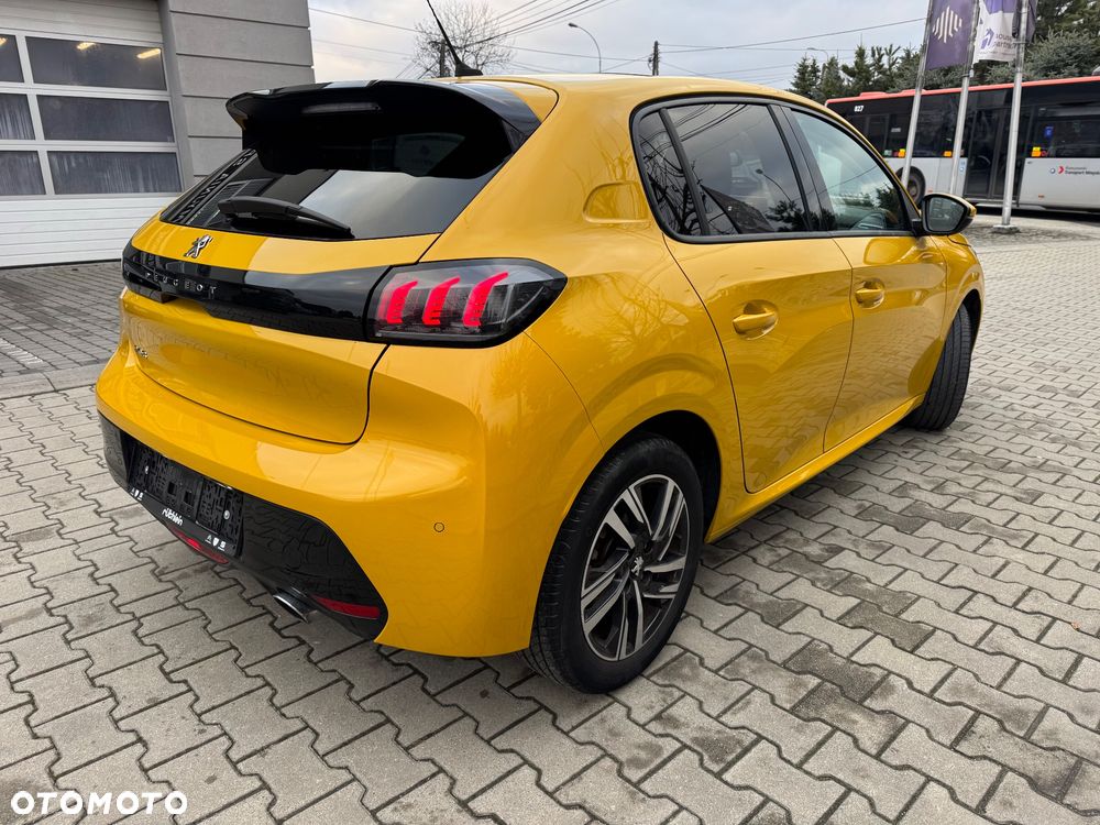 Peugeot 208 PureTech 100 EAT8 Allure - 11