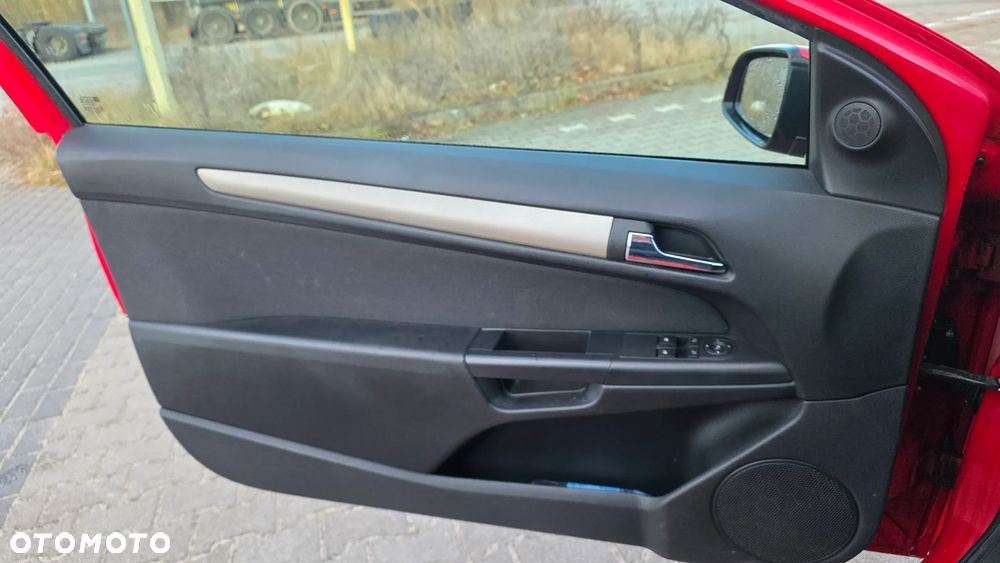 Opel Astra 1.9 CDTI DPF NAVI - 14