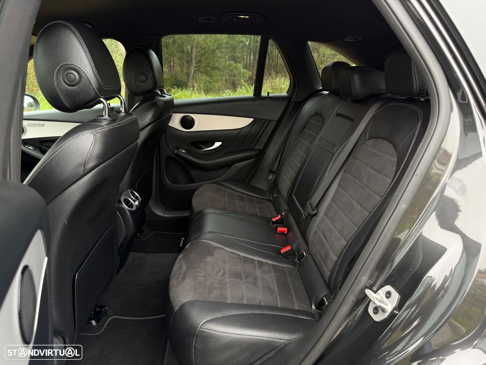 Mercedes-Benz GLC 300 de 4Matic 9G-TRONIC AMG Line - 32