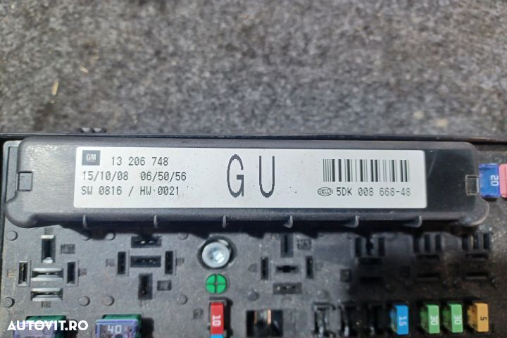 Panou sigurante si relee 13206748 Opel Astra H [2004 - 2007] wagon 1. - 4