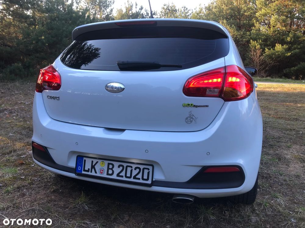 Kia Ceed 1.6 CRDi 128 Dream Team Edition - 10