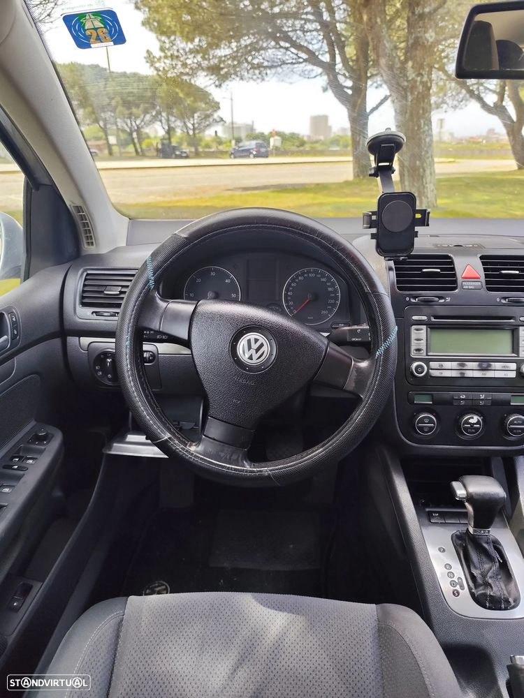 VW Golf 1.9 TDi Confortline DSG - 22