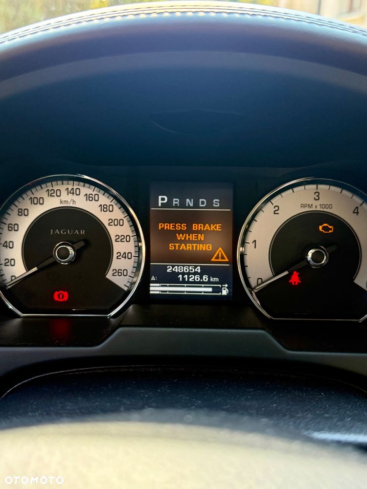 Jaguar XF 2.7 V6 D Luxury - 19