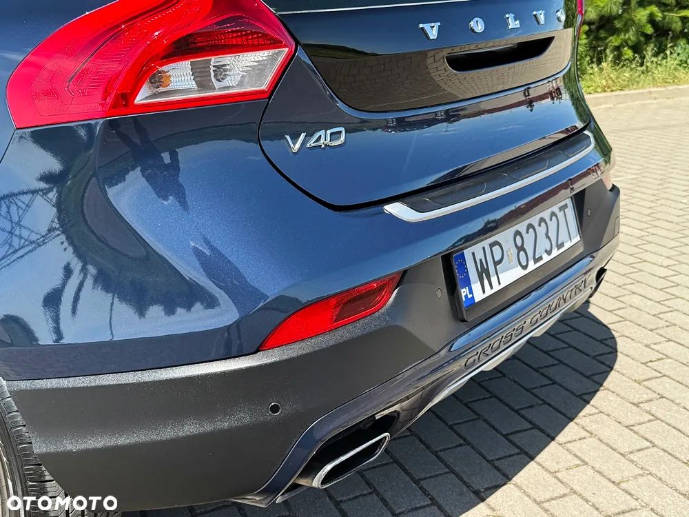 Volvo V40 Cross Country D2 Momentum - 17