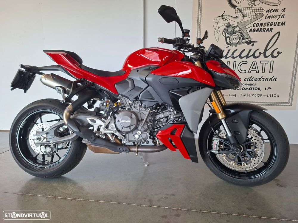 Ducati Streetfighter V2 - 8