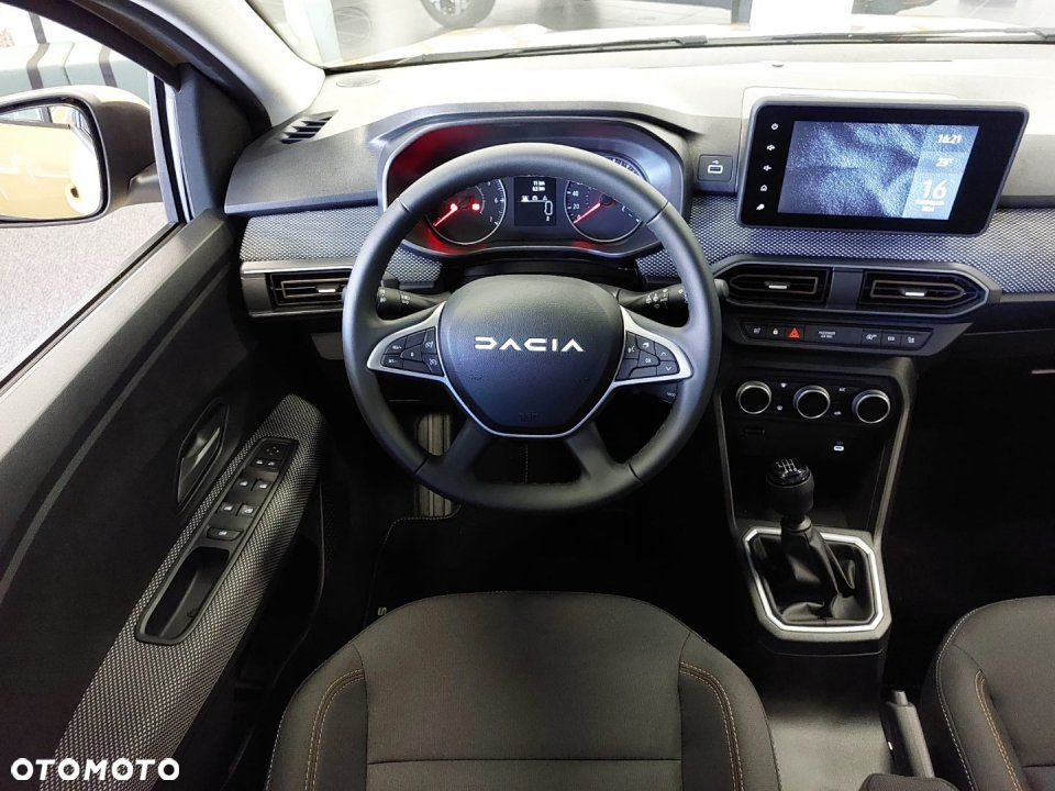 Dacia Sandero - 8