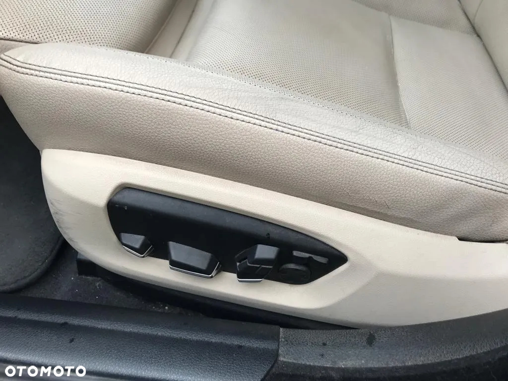 BMW Seria 5 525d xDrive Touring Luxury Line - 10