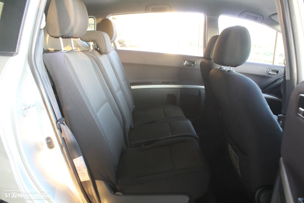 Toyota Corolla Verso 2.2 D-4D Sol - 38