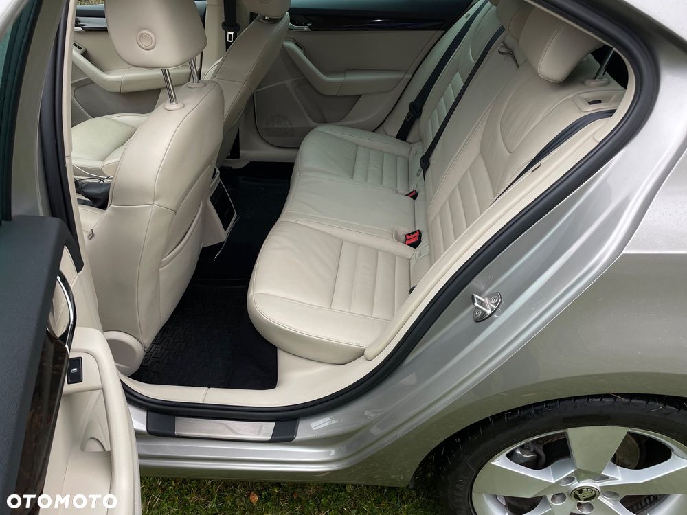 Skoda Octavia 1.8 TSI Elegance DSG - 19