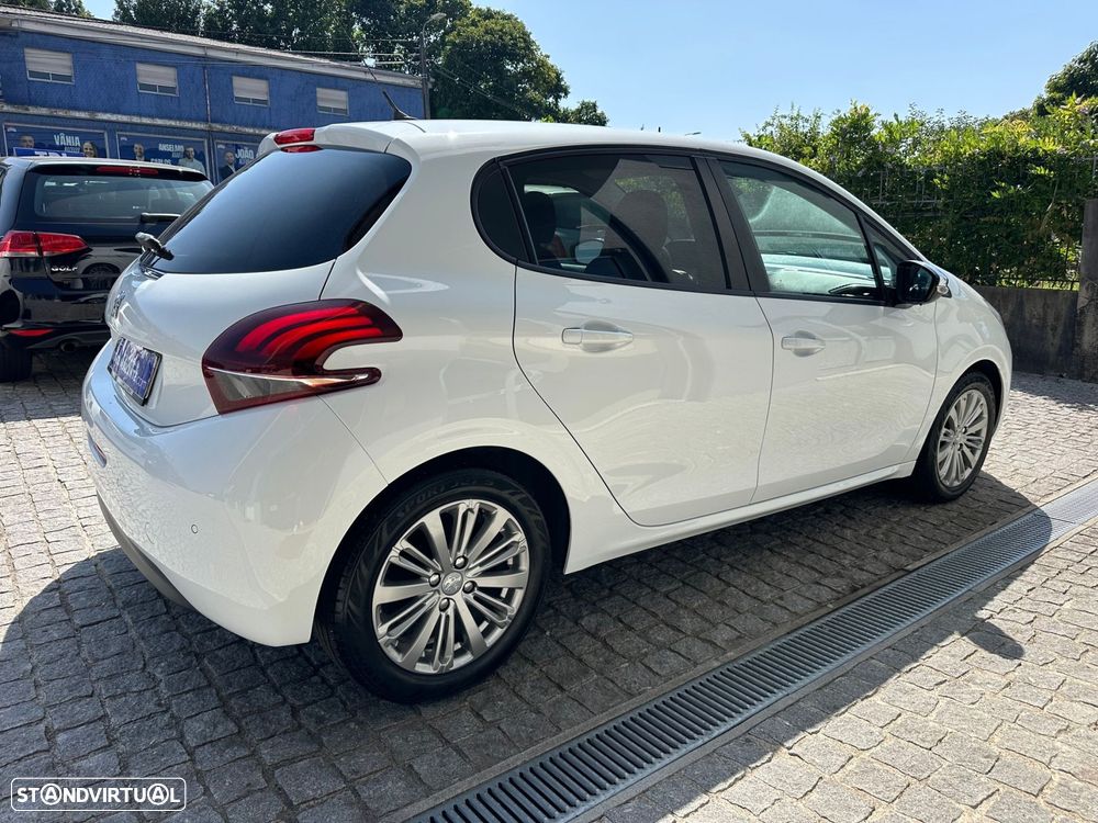 Peugeot 208 1.6 BlueHDi Style - 6