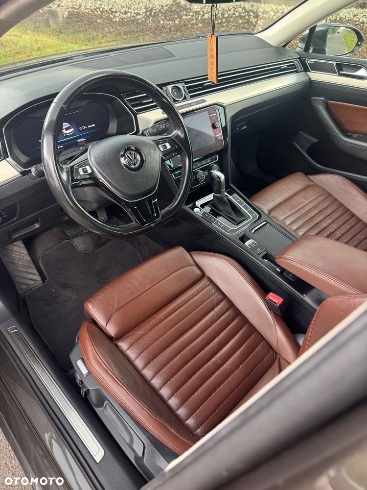 Volkswagen Passat - 13