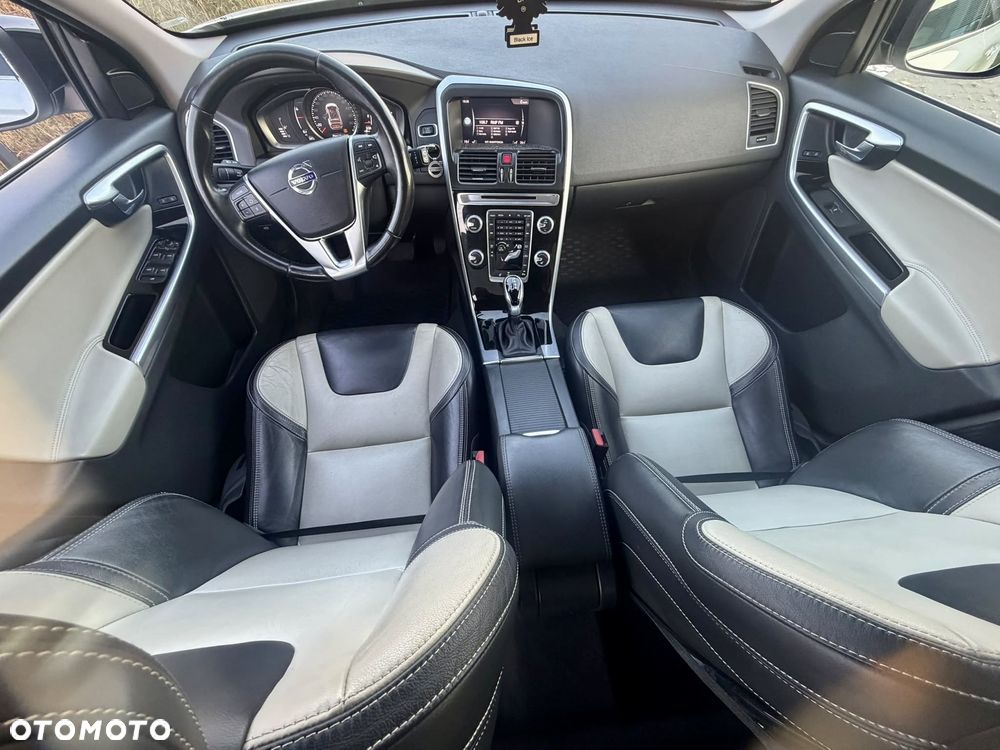 Volvo XC 60 D3 Drive-E Momentum - 11