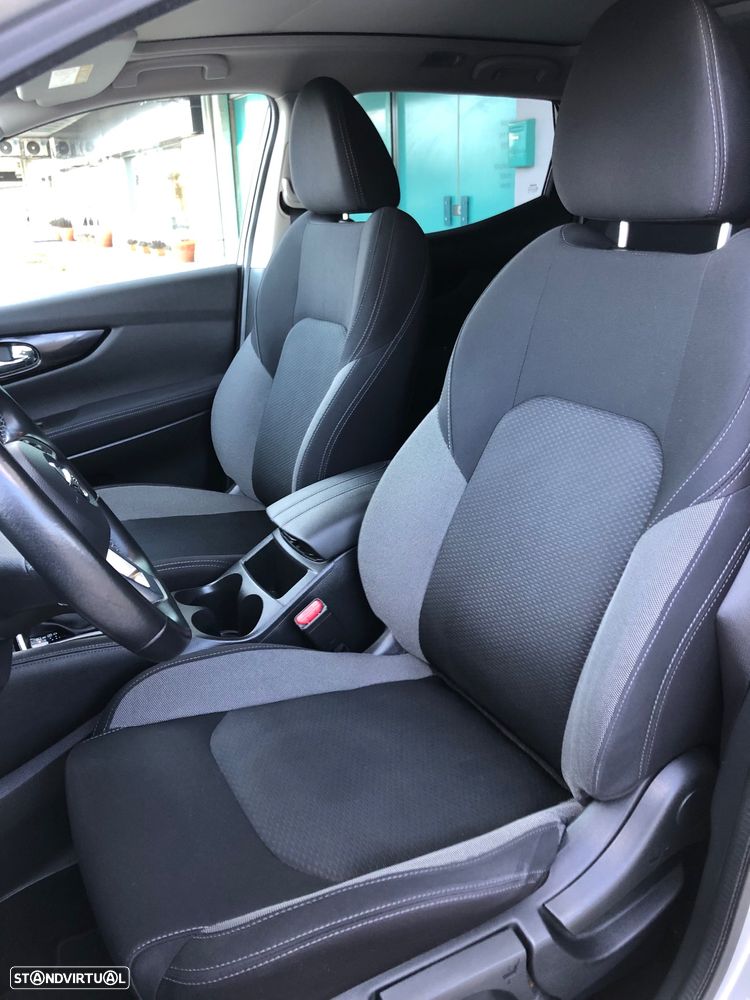 Nissan Qashqai 1.5 dCi N-Connecta DCT - 22
