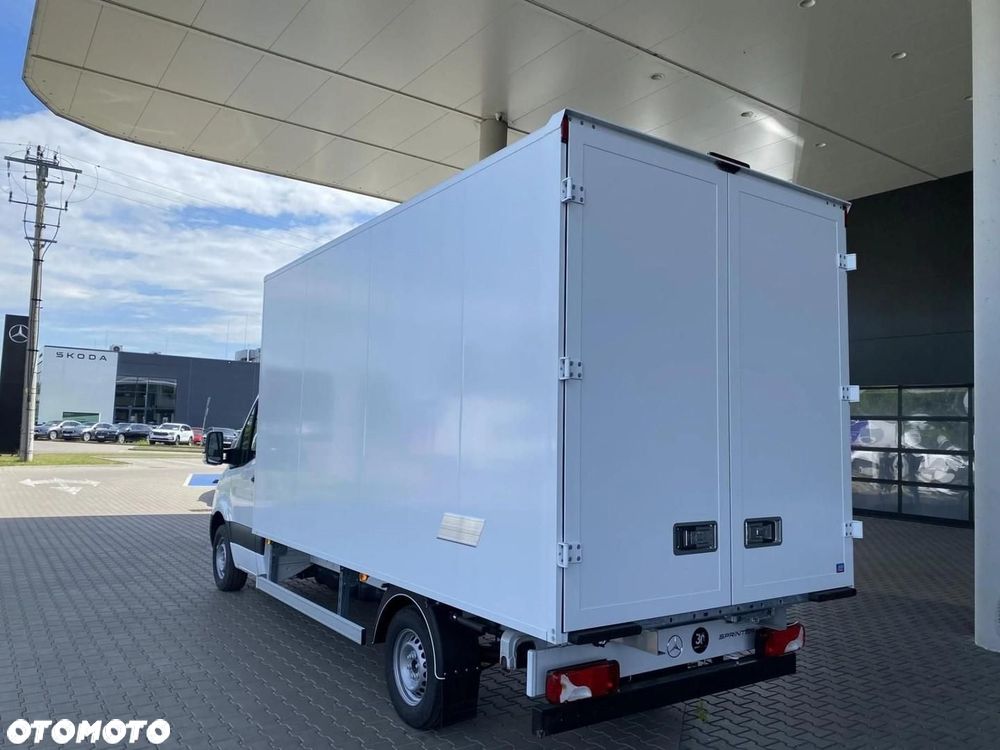 Mercedes-Benz Sprinter - 8