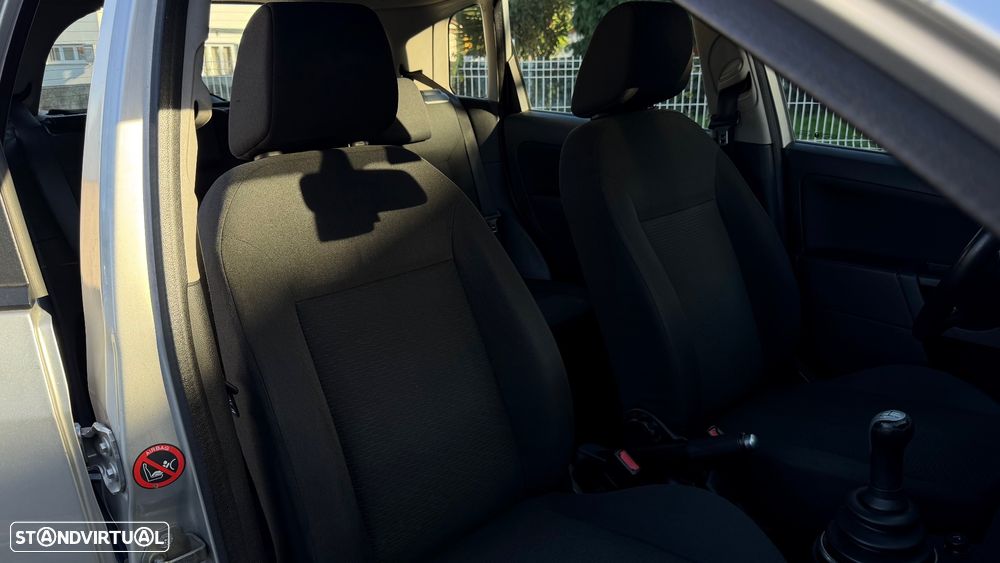 Ford Fiesta 1.25 Ghia - 11