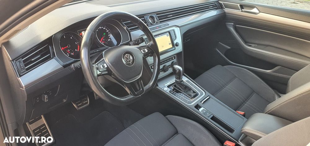 Volkswagen Passat - 11