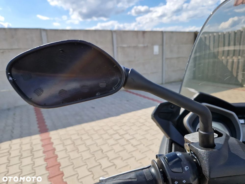 Yamaha X-max - 37