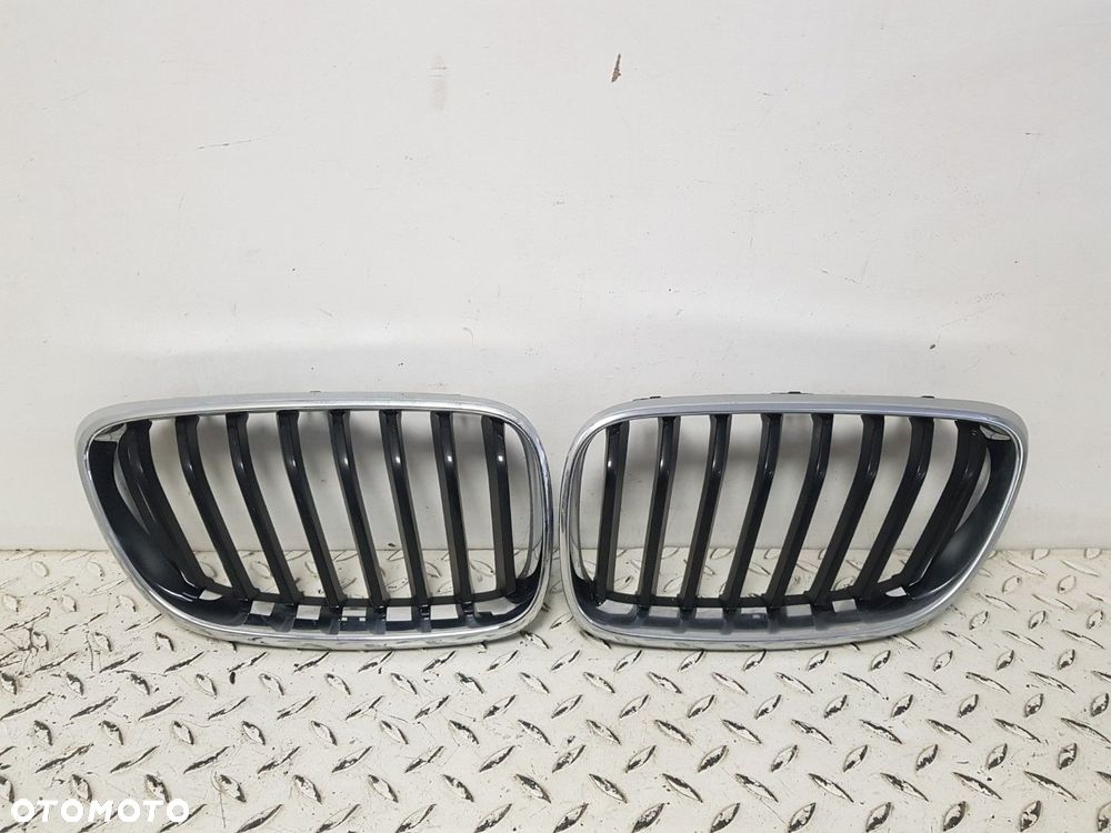 NOWY ORYGINALNY GRILL ATRAPA NERKA PRAWA BMW 2  F22 F23 7295522 - 2