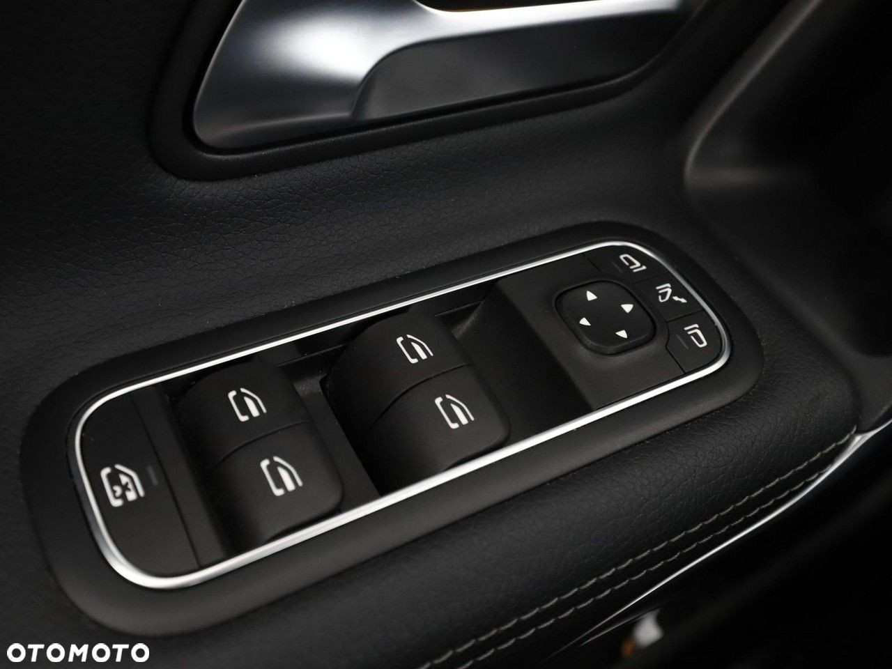 Mercedes-Benz CLA 250 E Progressive 8G-DCT - 34