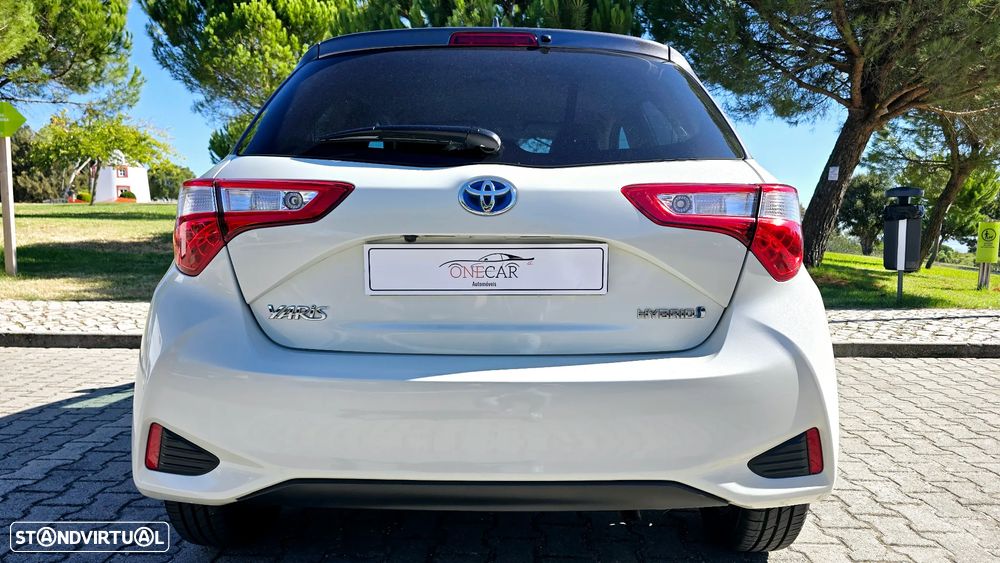 Toyota Yaris 1.5 HSD 20 Anos - 16
