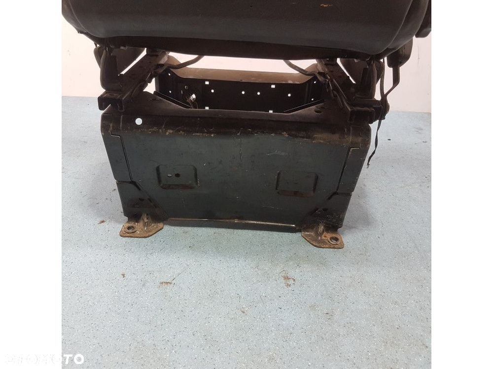 MERCEDES BENZ VITO W638 FOTEL KIEROWCY - 9