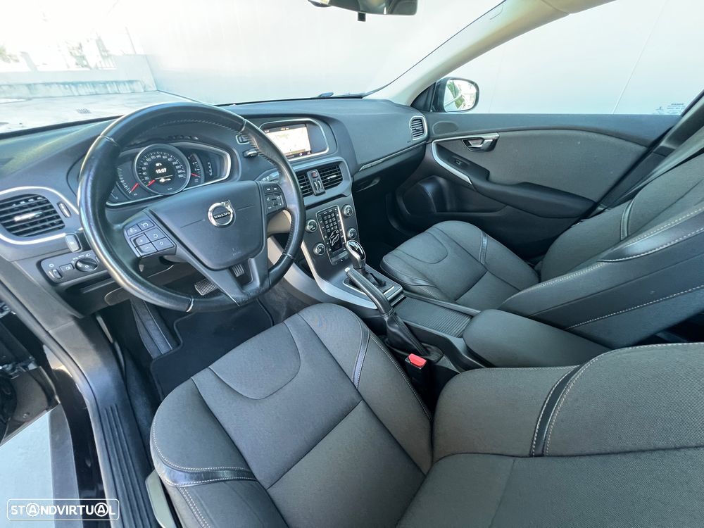 Volvo V40 Cross Country 2.0 D3 Momentum Geartronic - 9