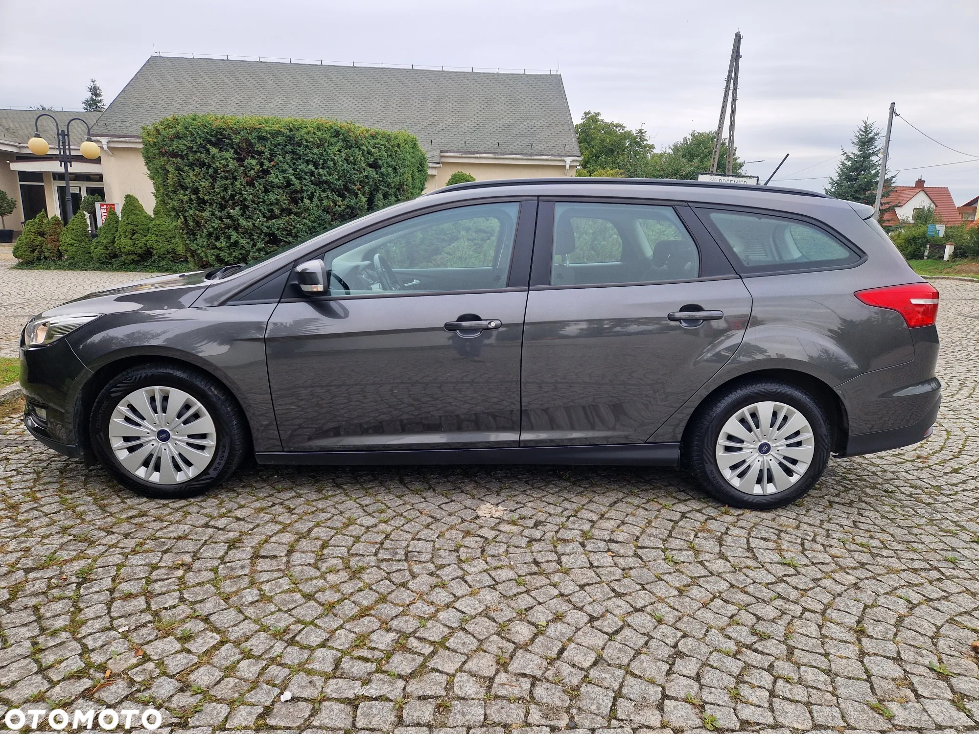 Ford Focus Turnier 1.0 EcoBoost Start-Stopp-System ACTIVE STYLE - 11