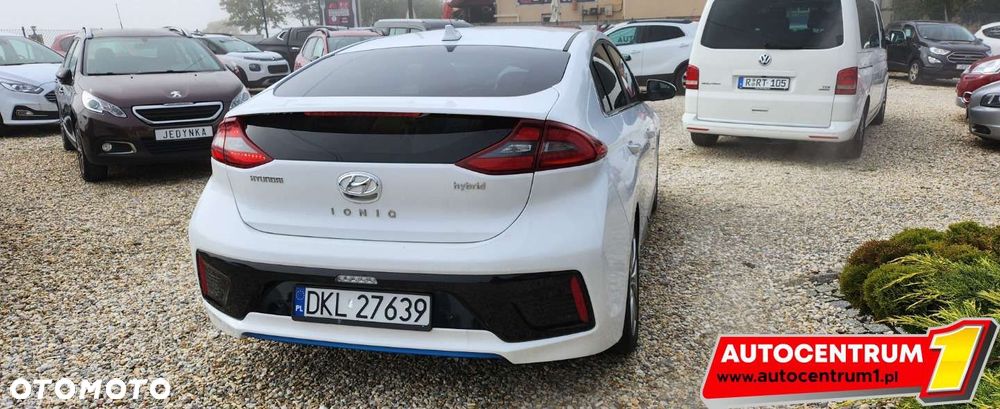 Hyundai IONIQ - 3