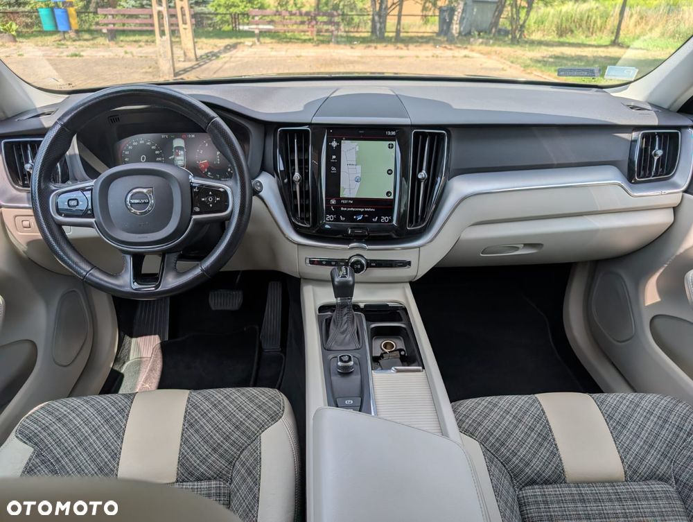 Volvo XC 60 T5 GPF AWD Momentum - 21