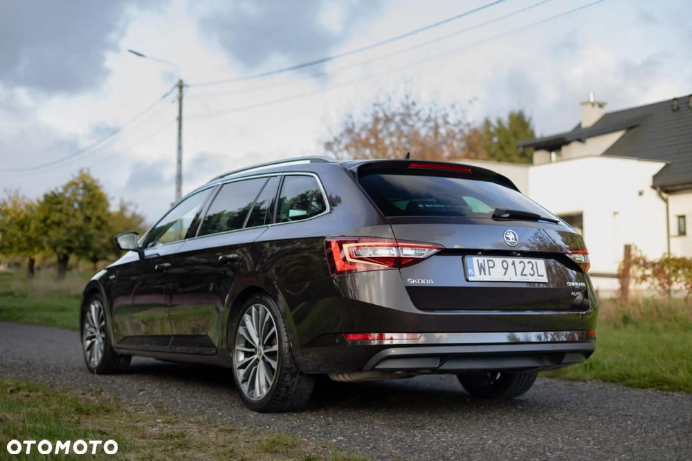Skoda Superb 2.0 TDI 4x4 L&K DSG - 11