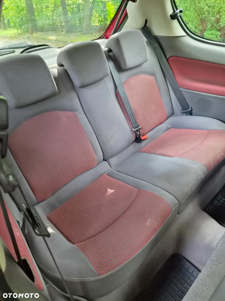 Peugeot 206 1.1 XR - 6