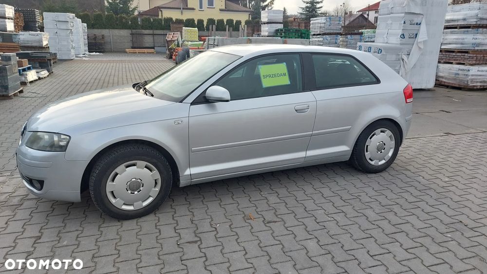 Audi A3 3-drzwiowe 1.6 Ambition - 4