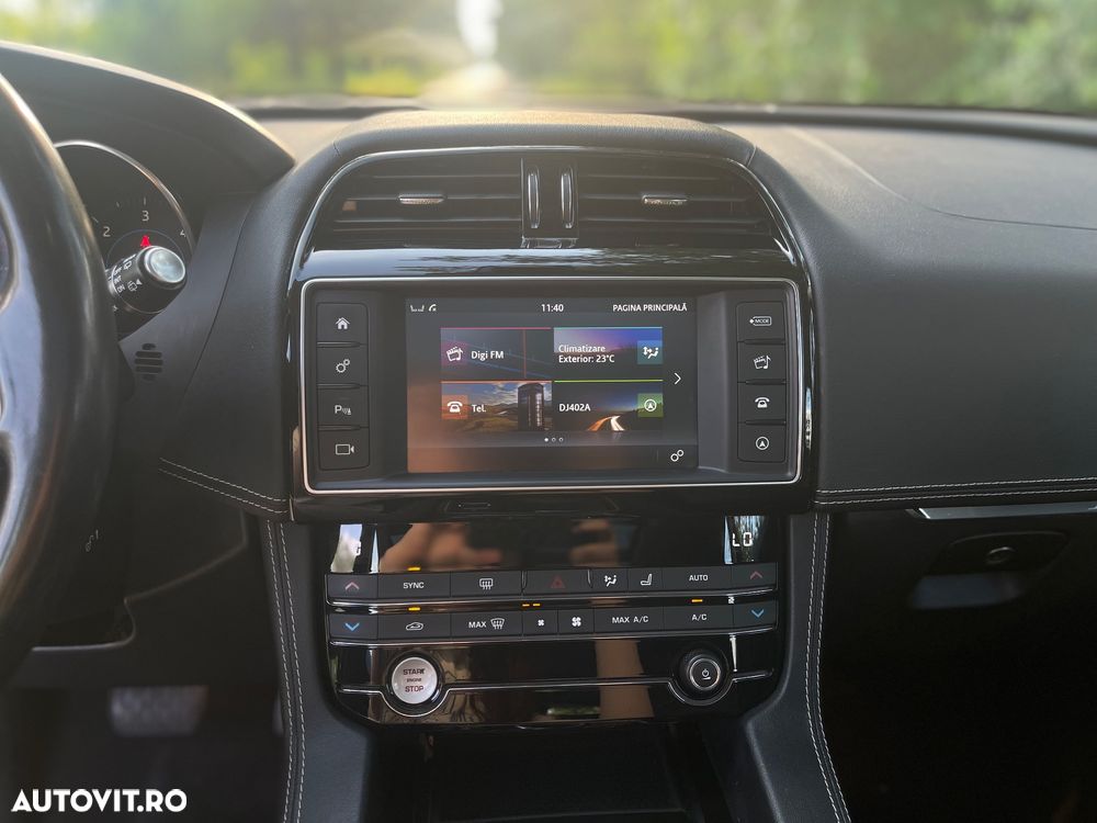 Jaguar F-Pace 20d AWD Aut. R-Sport - 23