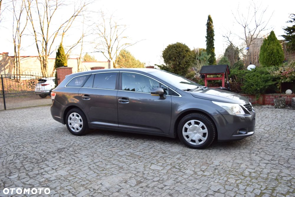 Toyota Avensis 2.0 D-4D Business Edition - 6