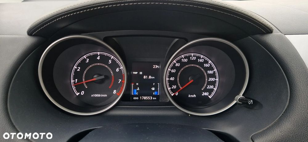 Mitsubishi Outlander 2.0 Intense + 2WD EU5 - 8