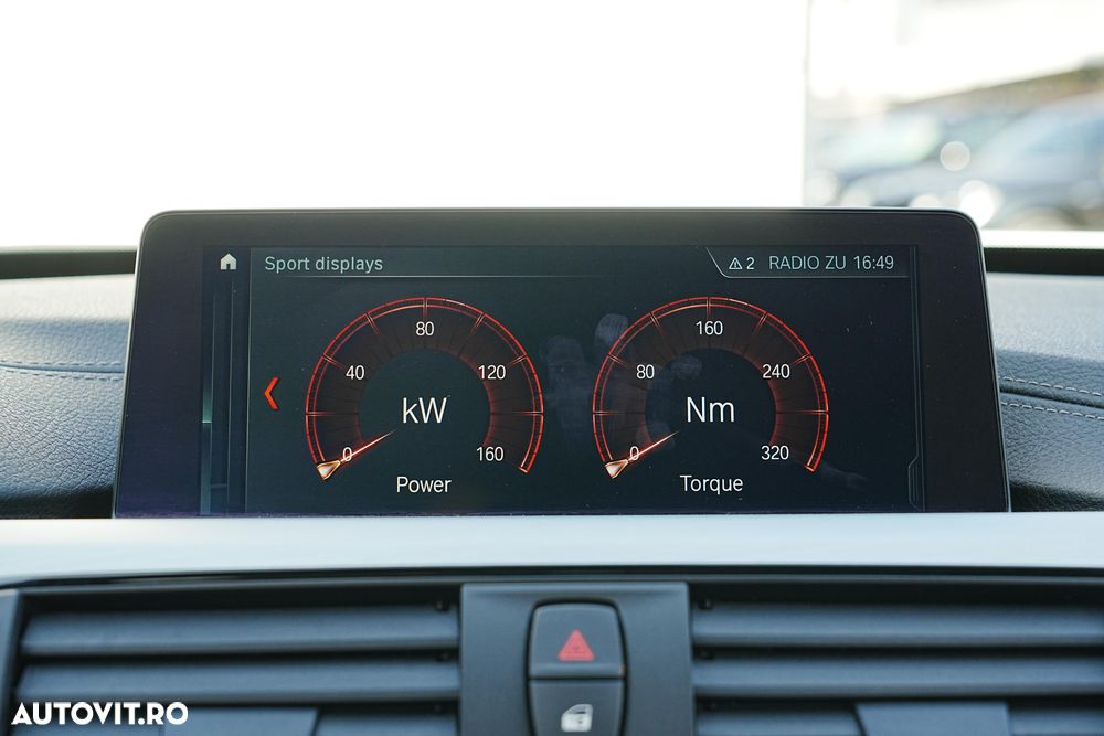 BMW Seria 3 320i Aut. M Sport - 35