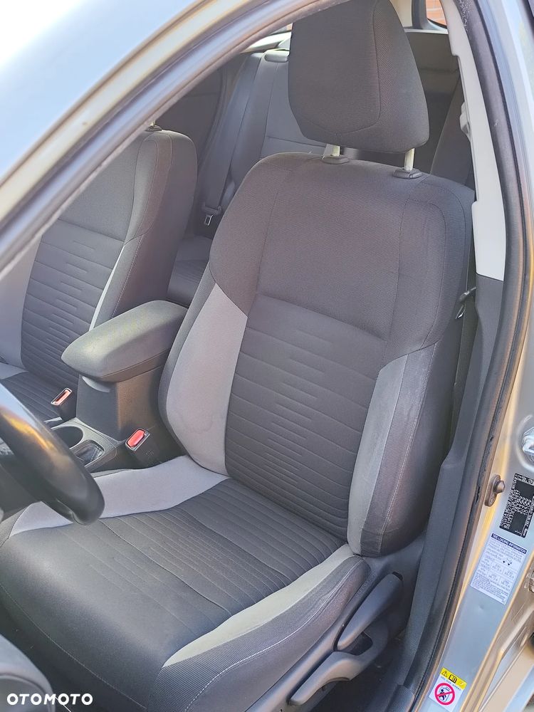 Toyota Auris 1.6 Premium - 12