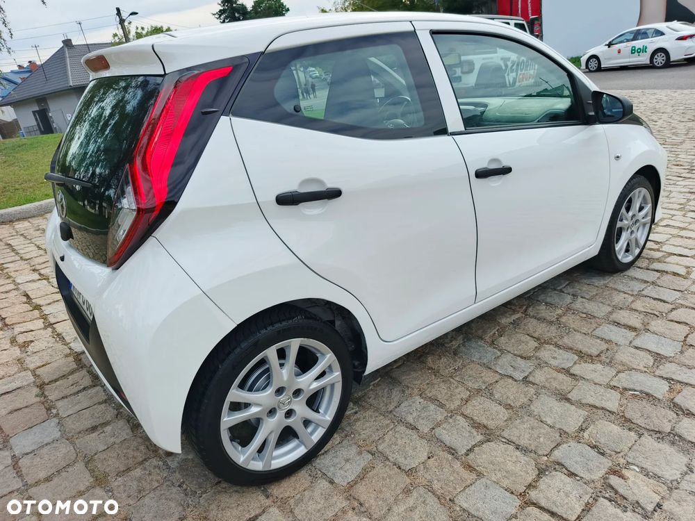 Toyota Aygo x-business - 27
