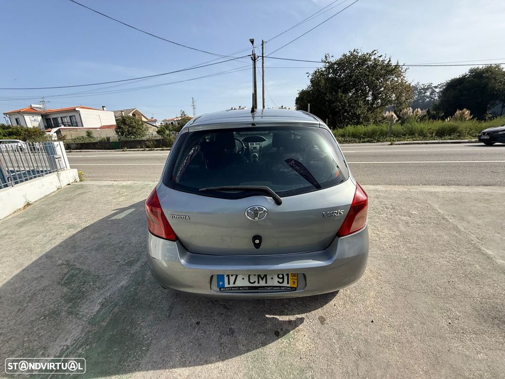 Toyota Yaris 1.0 VVT-i AC - 11