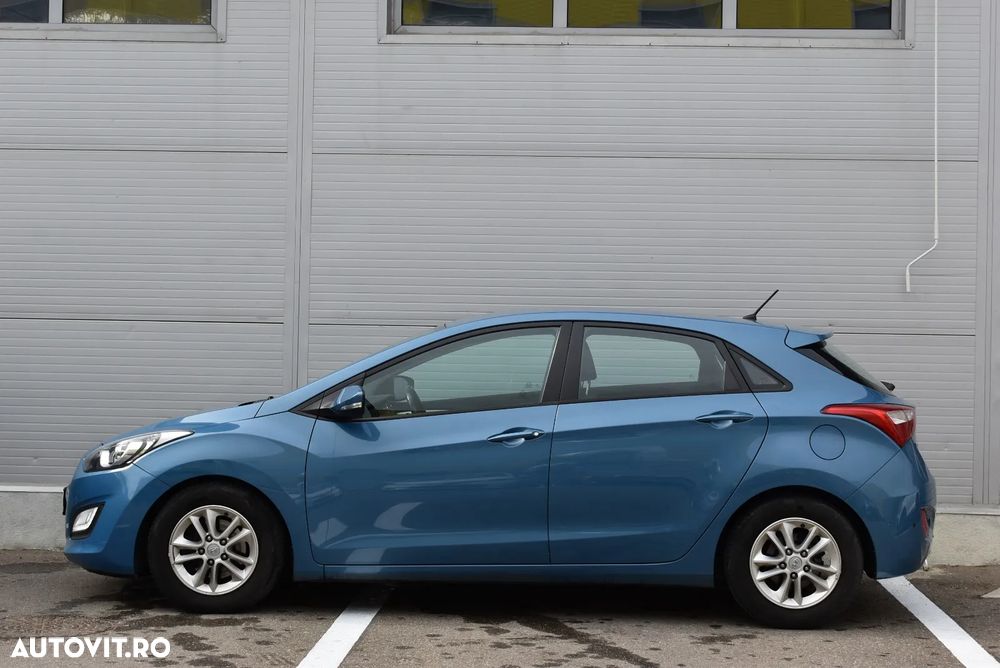 Hyundai i30 1.6 Automatik Style - 3
