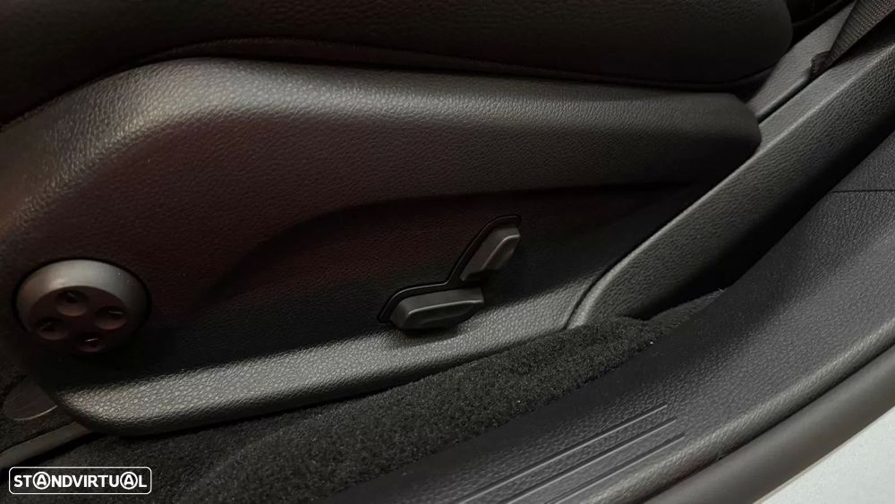 Mercedes-Benz E 300 e AMG Line - 35