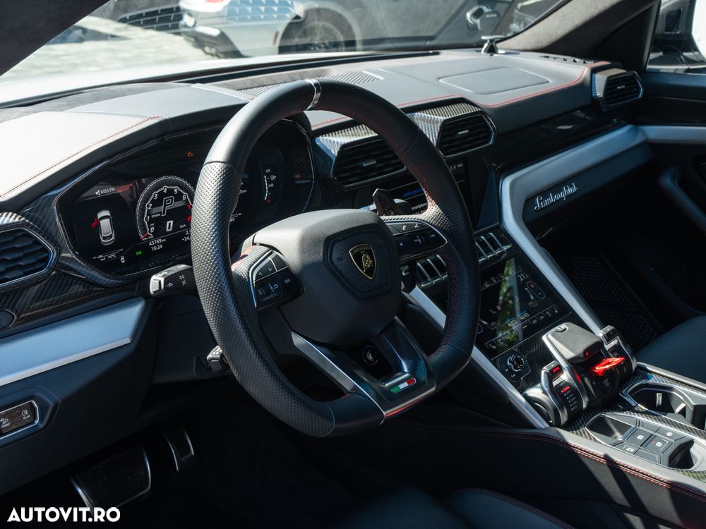 Lamborghini URUS - 24