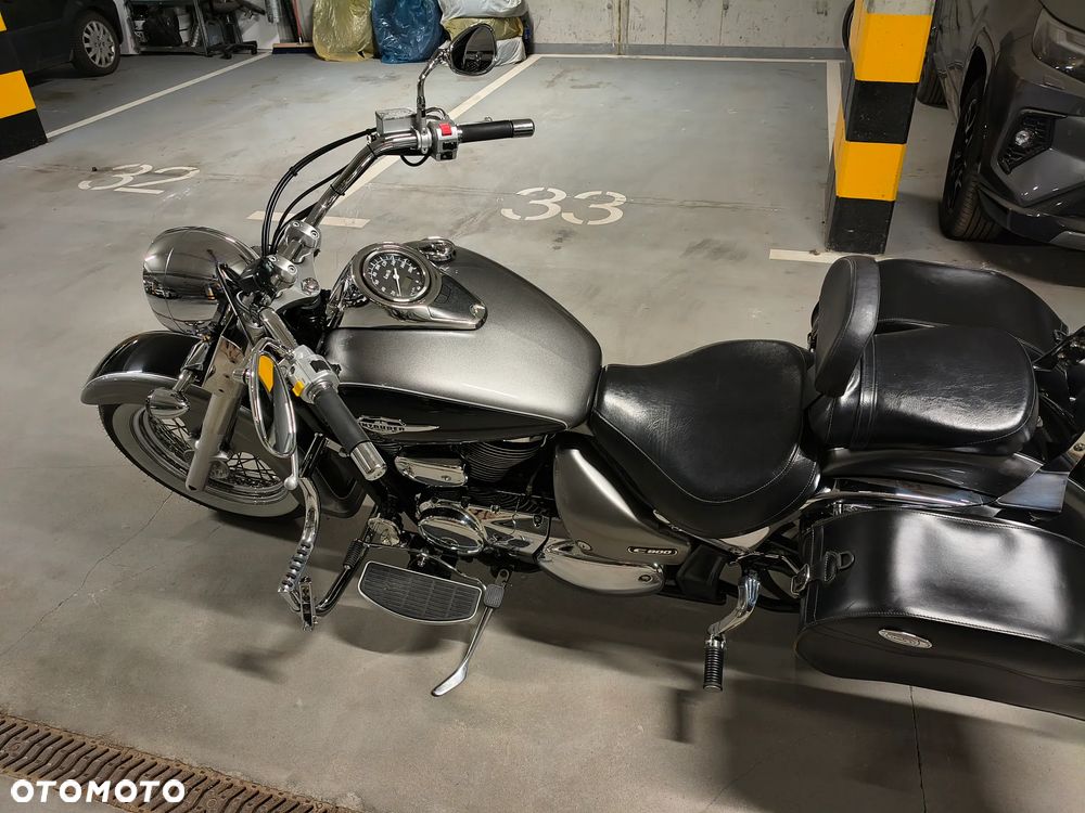 Suzuki Intruder - 2