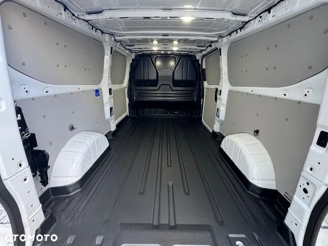 Ford Transit Custom Van L2 - 13