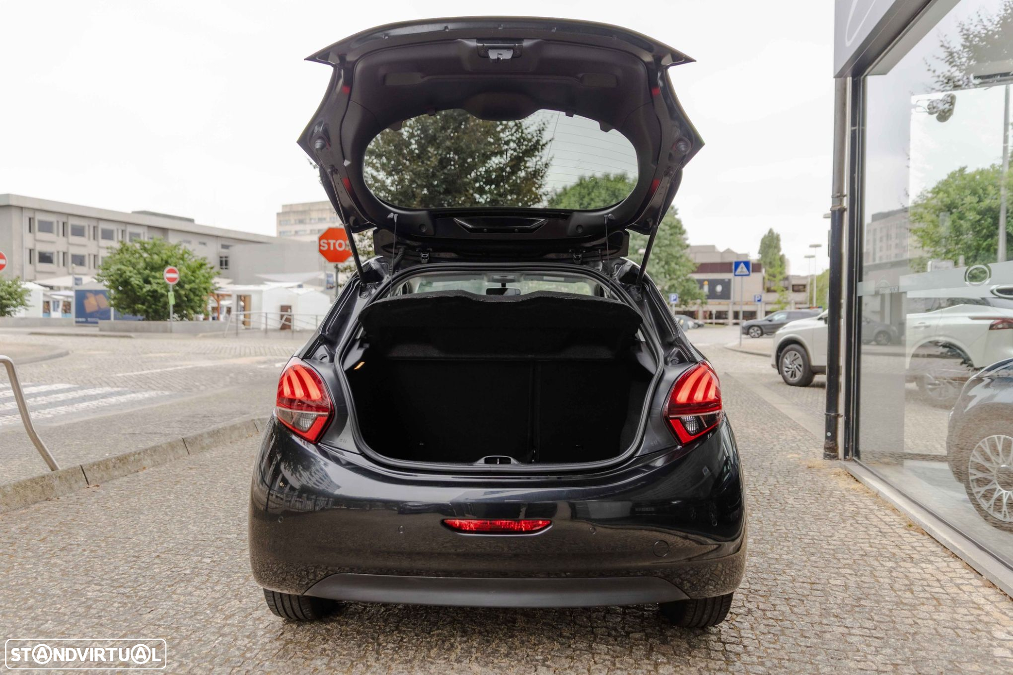 Peugeot 208 1.2 PureTech Active - 16