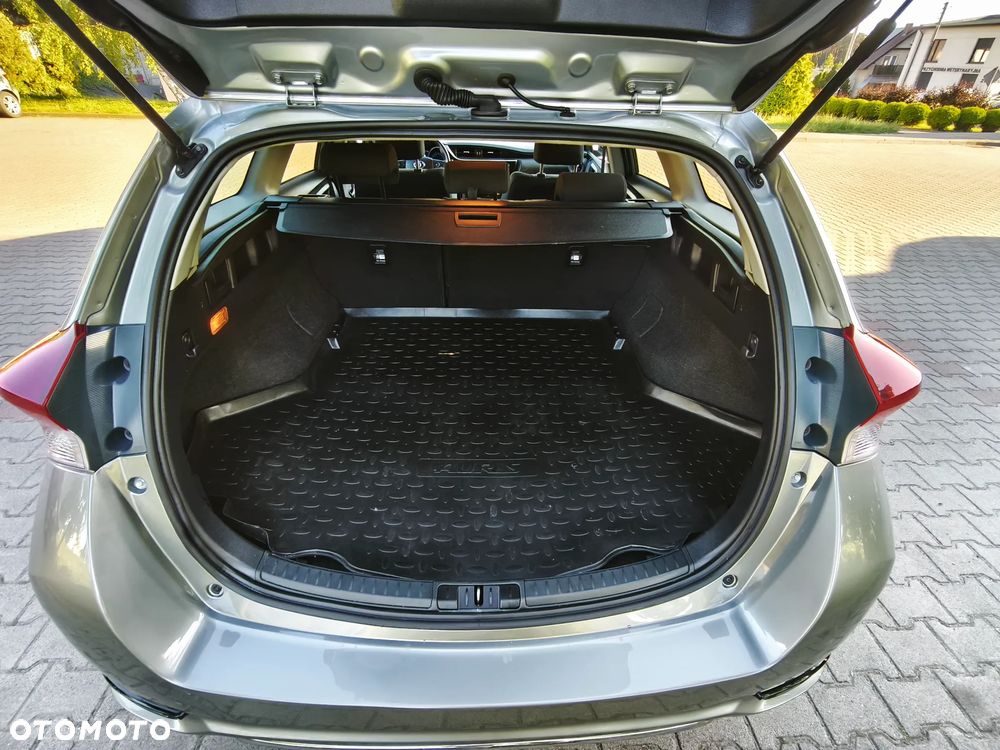 Toyota Auris 1.6 D-4D Dynamic - 9
