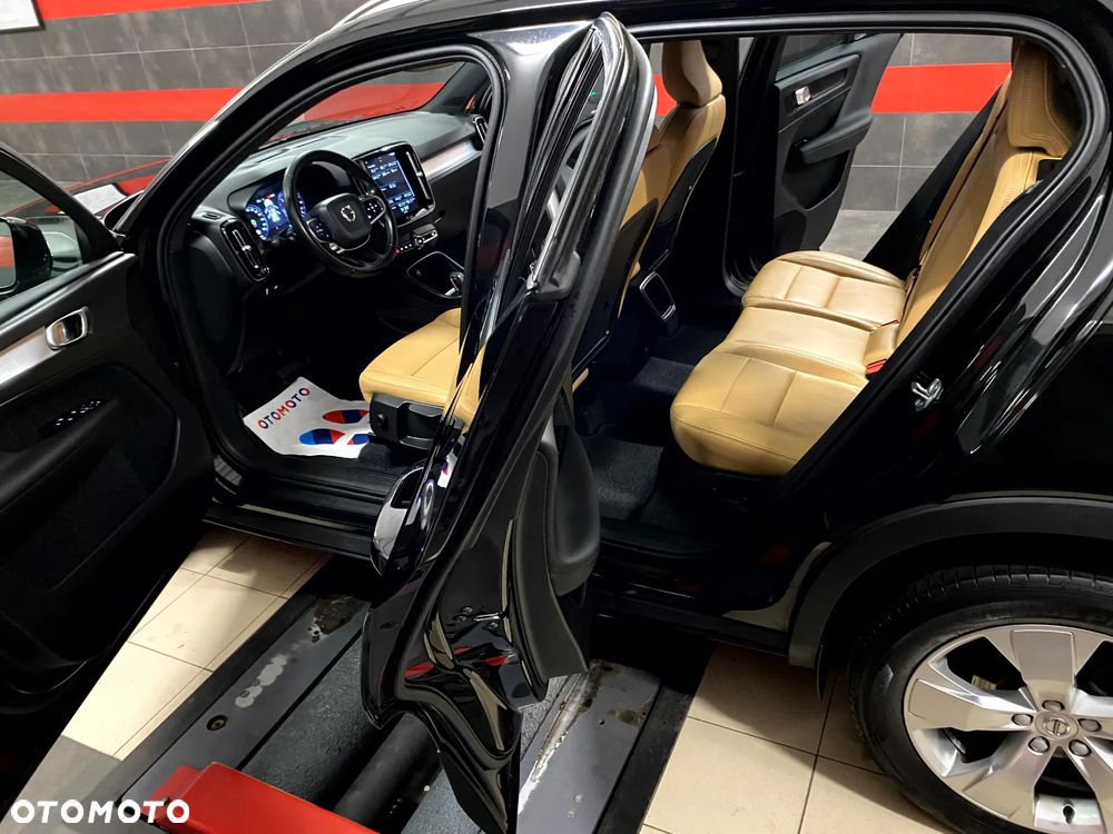 Volvo XC 40 D3 SCR Momentum - 23