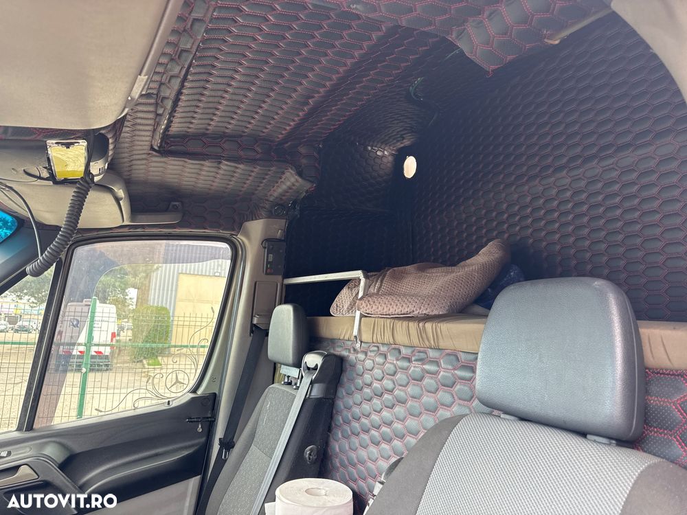 Mercedes-Benz Sprinter - 9