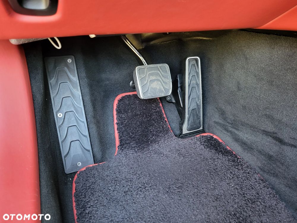 Aston Martin DB11 Launch Edition - 24