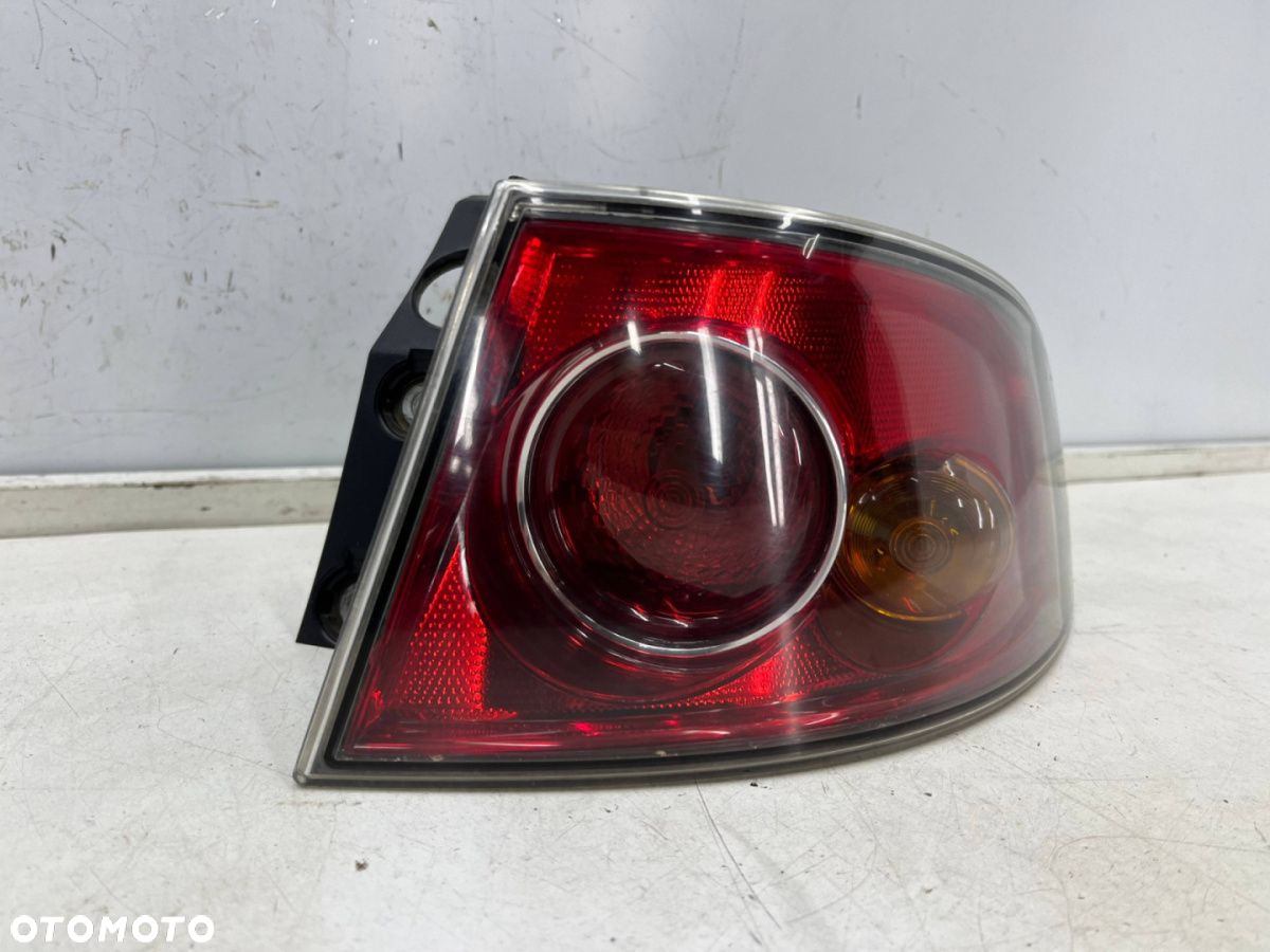 Lampa Seat Ibiza 3 III 6L 02-08r. 3Drzwi 5Drzwi PRAWA tylna w błotnik oryginalna prawy tył 6l6945112 - 2